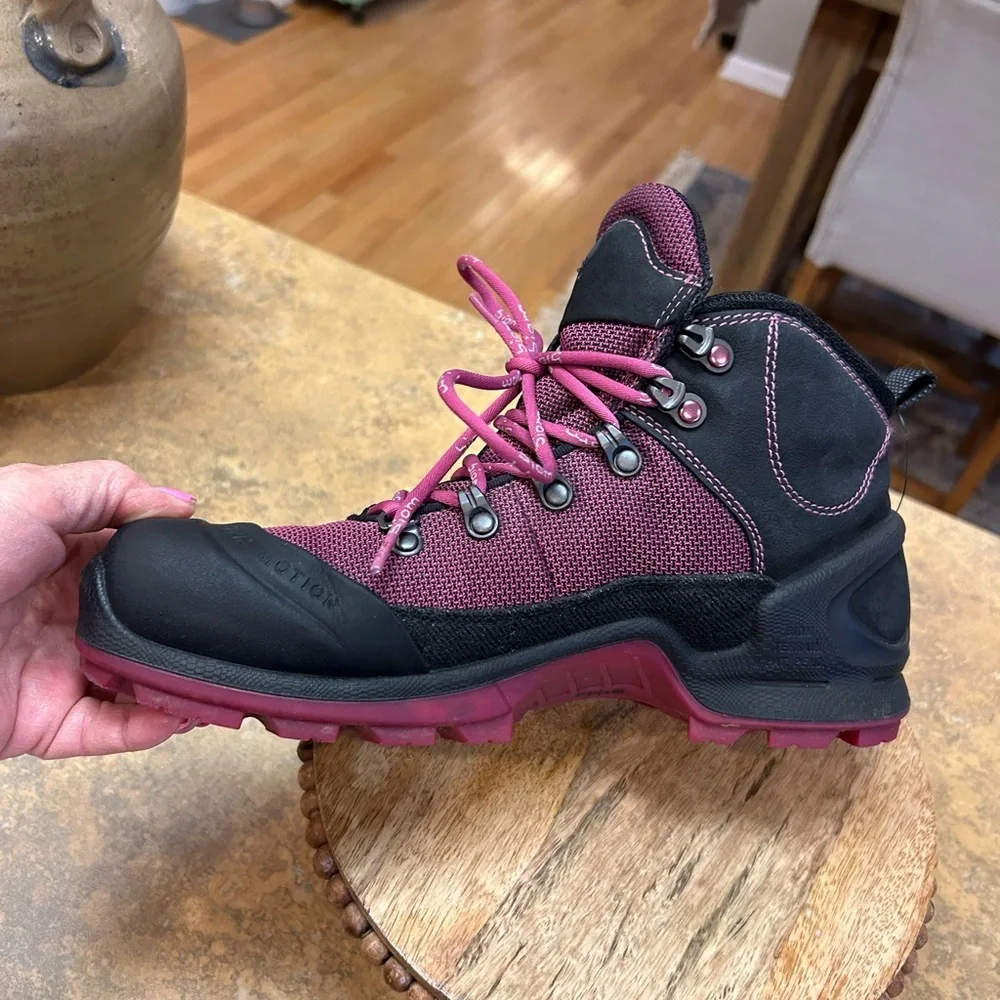 ECCO Women's Biom Gore-Tex Terrain Hiking Boots - Picture 5 of 12